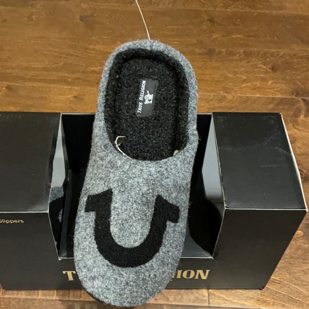 True Religion men’s slippers